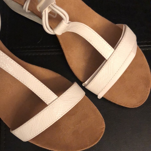 NEW LISTING! NIB Style & Co Mulan Sandals - Picture 6 of 9